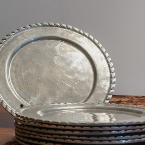 Mexican Pewter Spiral Design Charger Decor Plates Set of 4 Plates - Picture 3 of 3